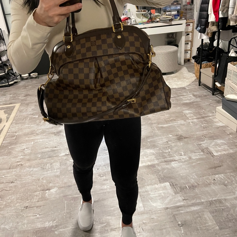 Pre-owned GM Trevi Leather Handbag In Brown